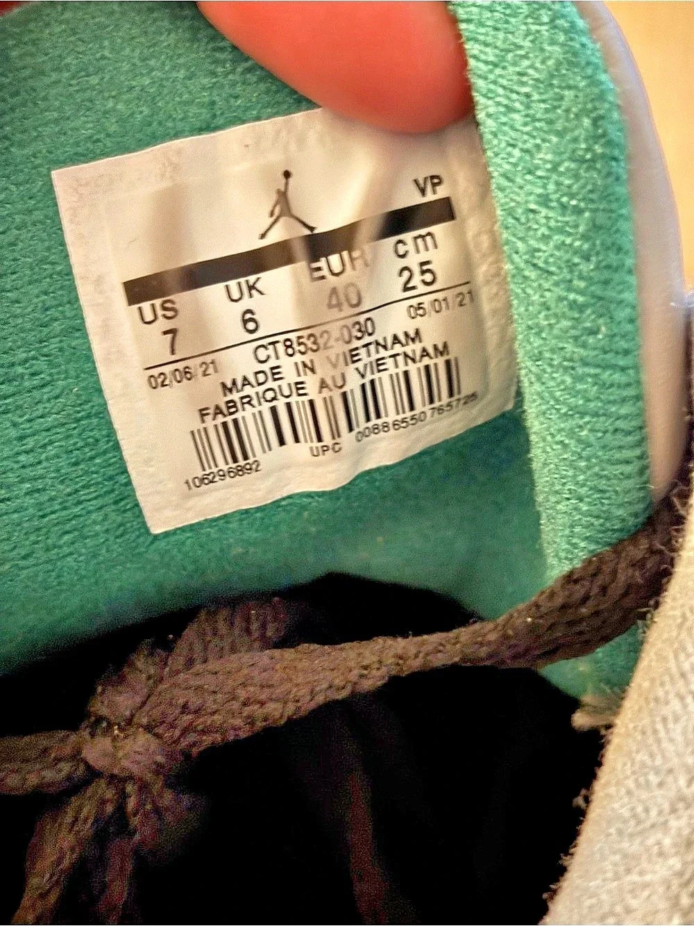 Jordan Air Jordan 3 Retro 'Pine Green' Sneakers Black & Green US 7m